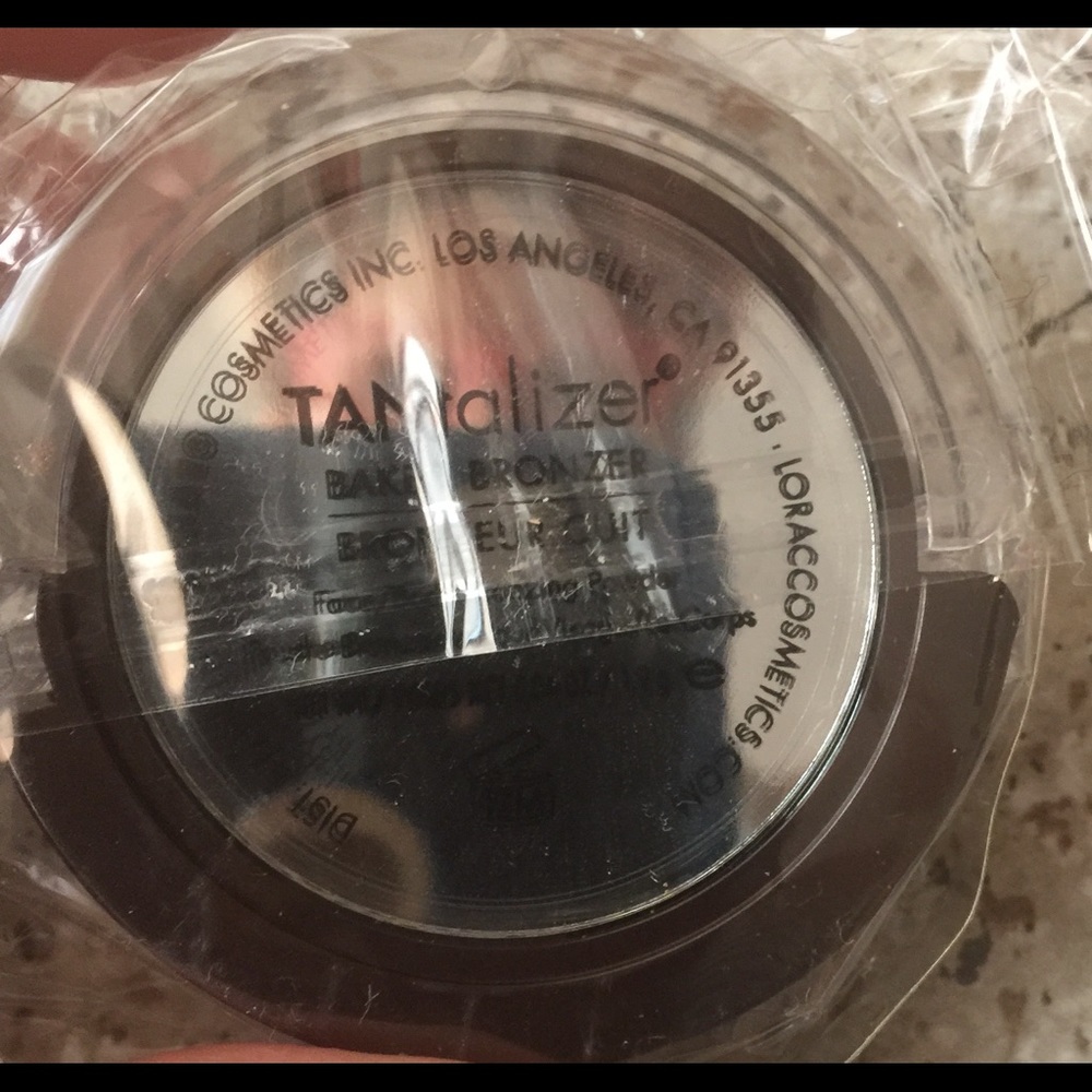 Lorac Tantalizer Bronzer Travel Size - Picture 4 of 4